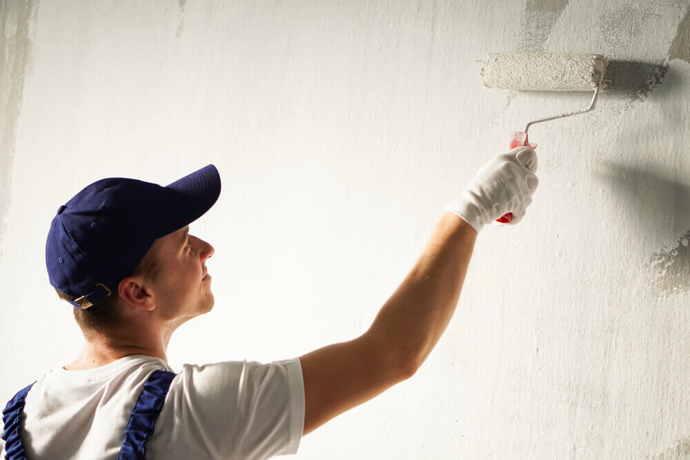 Farbenie dreva Štvrtok na Ostrove